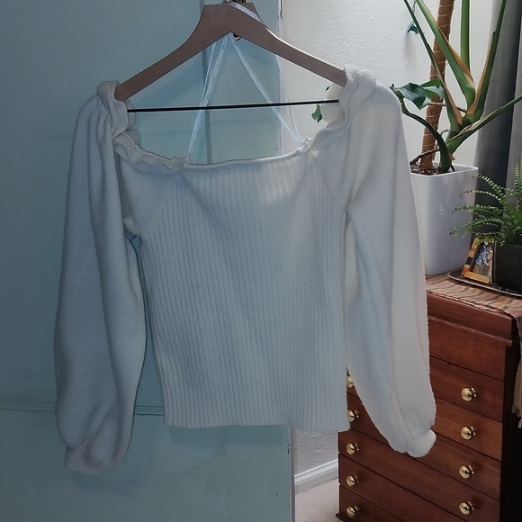 Sweater - Picture 2 of 4